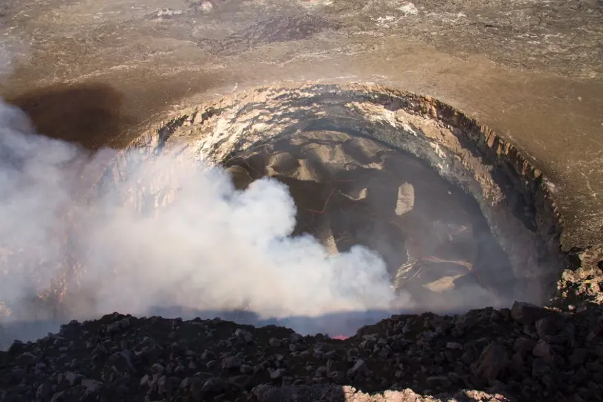 Hawaii'de Kilauea yanardağındaki lav denizi akmaya başladı 18 Hawaii'de Kilauea yanardağındaki lav denizi akmaya başladı 18