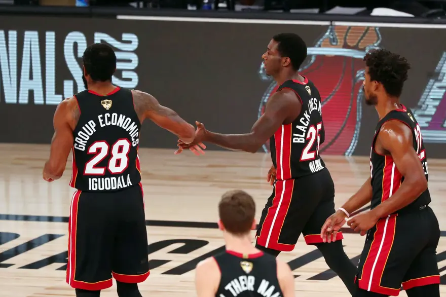 NBA'de şampiyon Los Angeles Lakers 6