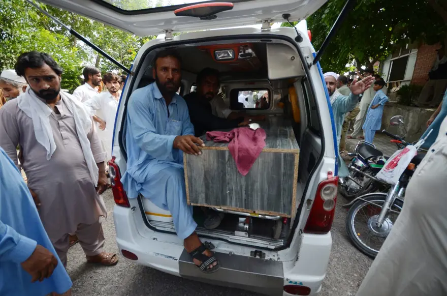Pakistan'da düzenlenen bombalı saldırıda 3 kişi öldü, 7 kişi yaralandı 