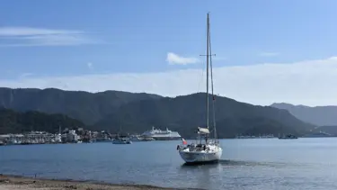 Marmaris'te fırtına: Yelkenli tekne karaya oturdu