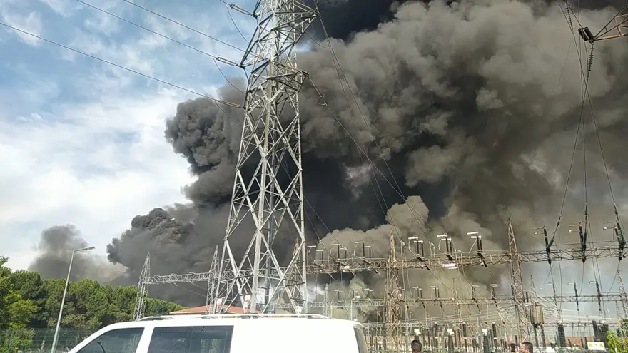 Bursa İnegöl'deki fabrika yangını kontrol altına alındı 15