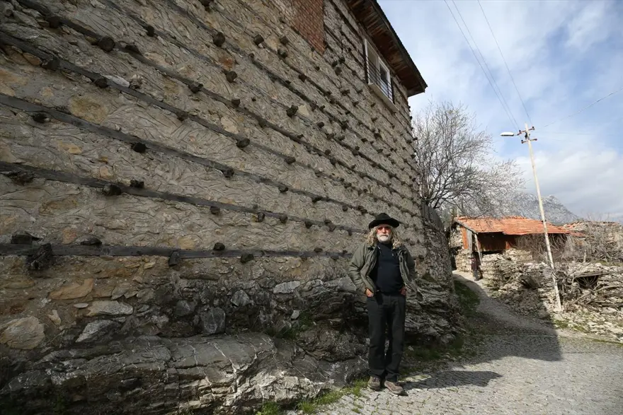 İhracatçılığı bırakıp turistlere gönüllü rehber oldu 4