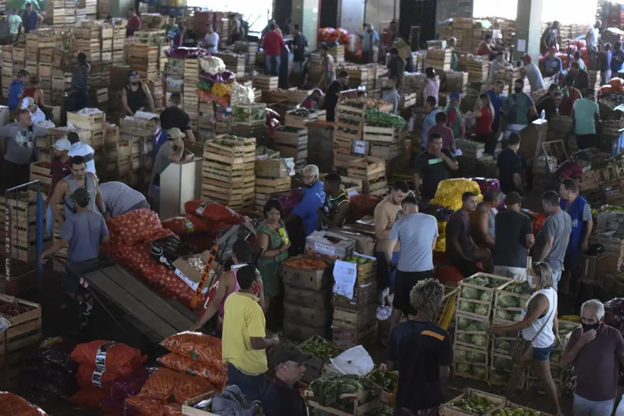Salgının merkez üslerinden Brezilya'da korkutan görüntü 1