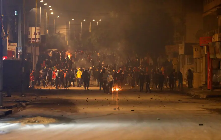 Tunus'ta protestolar 5. gününde: 632 gözaltı 10