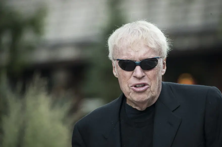 25- Phil Knight ve ailesi 1