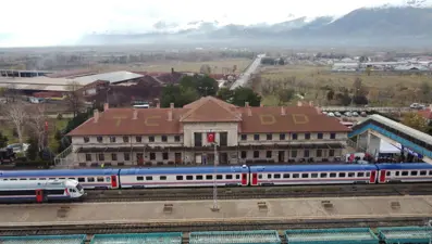 Yeni sezonda ilk seferine çıkan Turistik Doğu Ekspresi Erzincan'a ulaştı