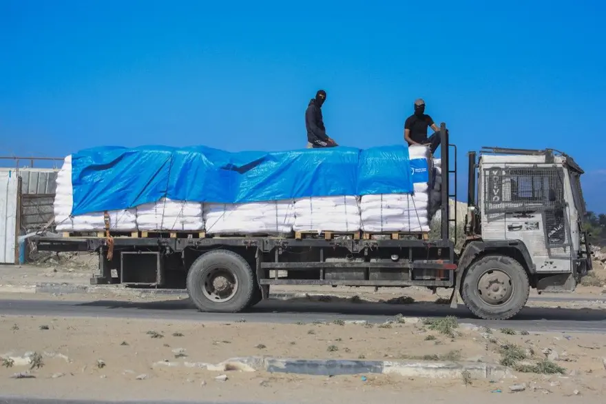 SAĞLIKSIZ ATIŞTIRMALIKLARLA DOLUP TAŞIYOR 5