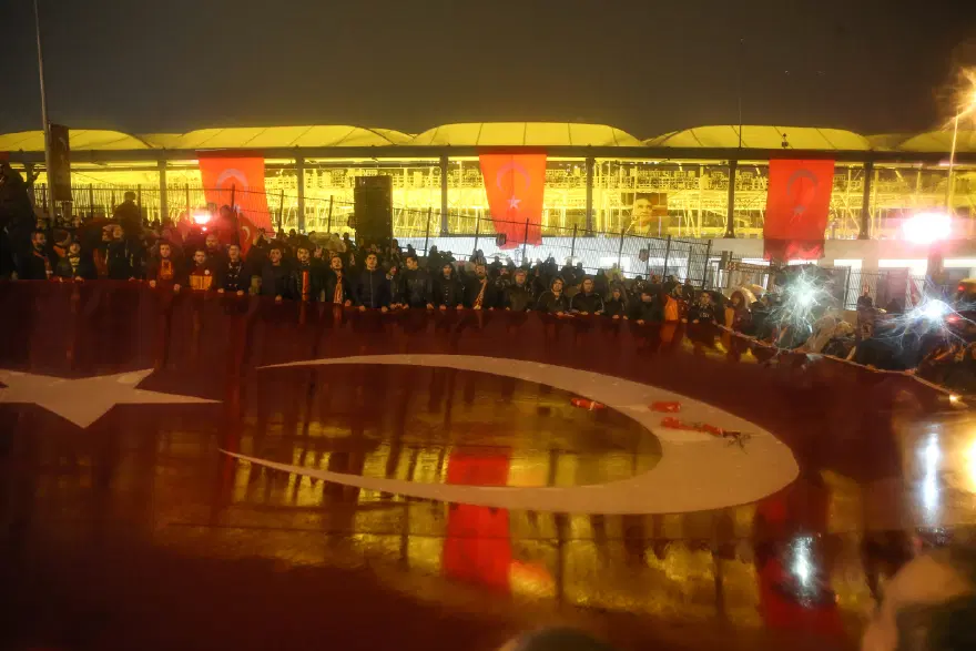 Taraftarlar Beşiktaş'taki saldırıları protesto etmek için yürüdü 2