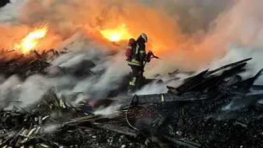 Kereste fabrikasında yangın