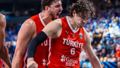 12 Dev Adam, EuroBasket'te finale yükseldi: Şampiyonluğa 1 adım kaldı!