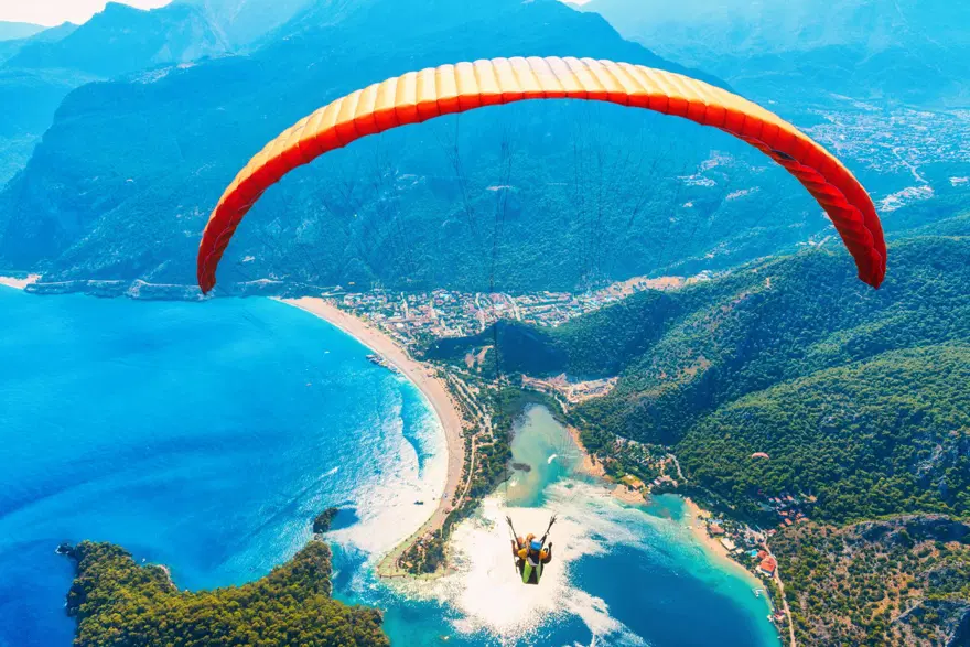 Ölüdeniz'in 'renkli aksesuarları' adrenalin tutkunlarına gökyüzünden eşsiz manzaralar sunuyor 1