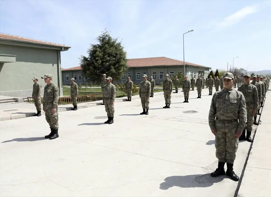 Askeri birliklerde corona virüs önlemleri uygulanıyor 6