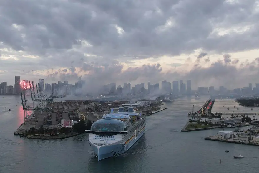 En büyük yolcu gemisi yola çıktı 2