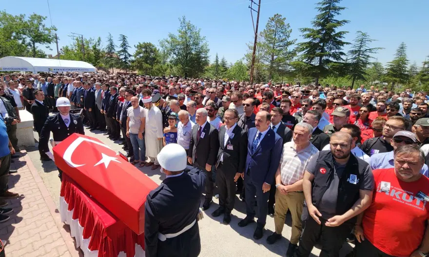 Orman yangınında şehit olan Muharrem Can, son yolculuğuna uğurlandı 1 Orman yangınında şehit olan Muharrem Can, son yolculuğuna uğurlandı 1