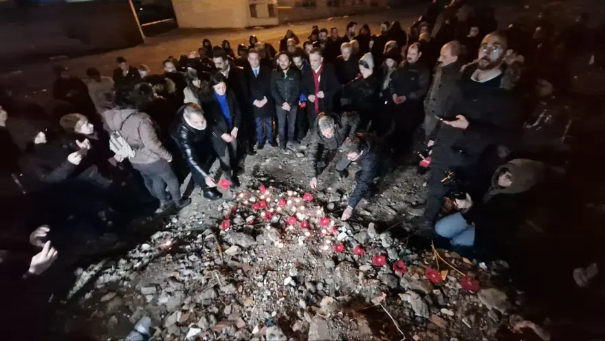 Depremin 2. yılında kayıplar anılıyor 16