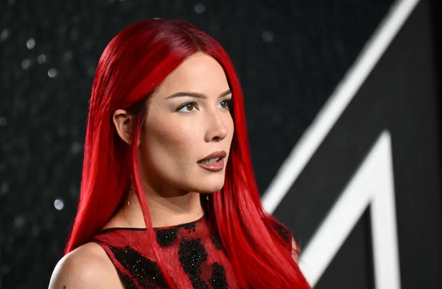 Kemoterapi tedavisi gören Halsey, sağlık durumu hakkında konuştu 2
