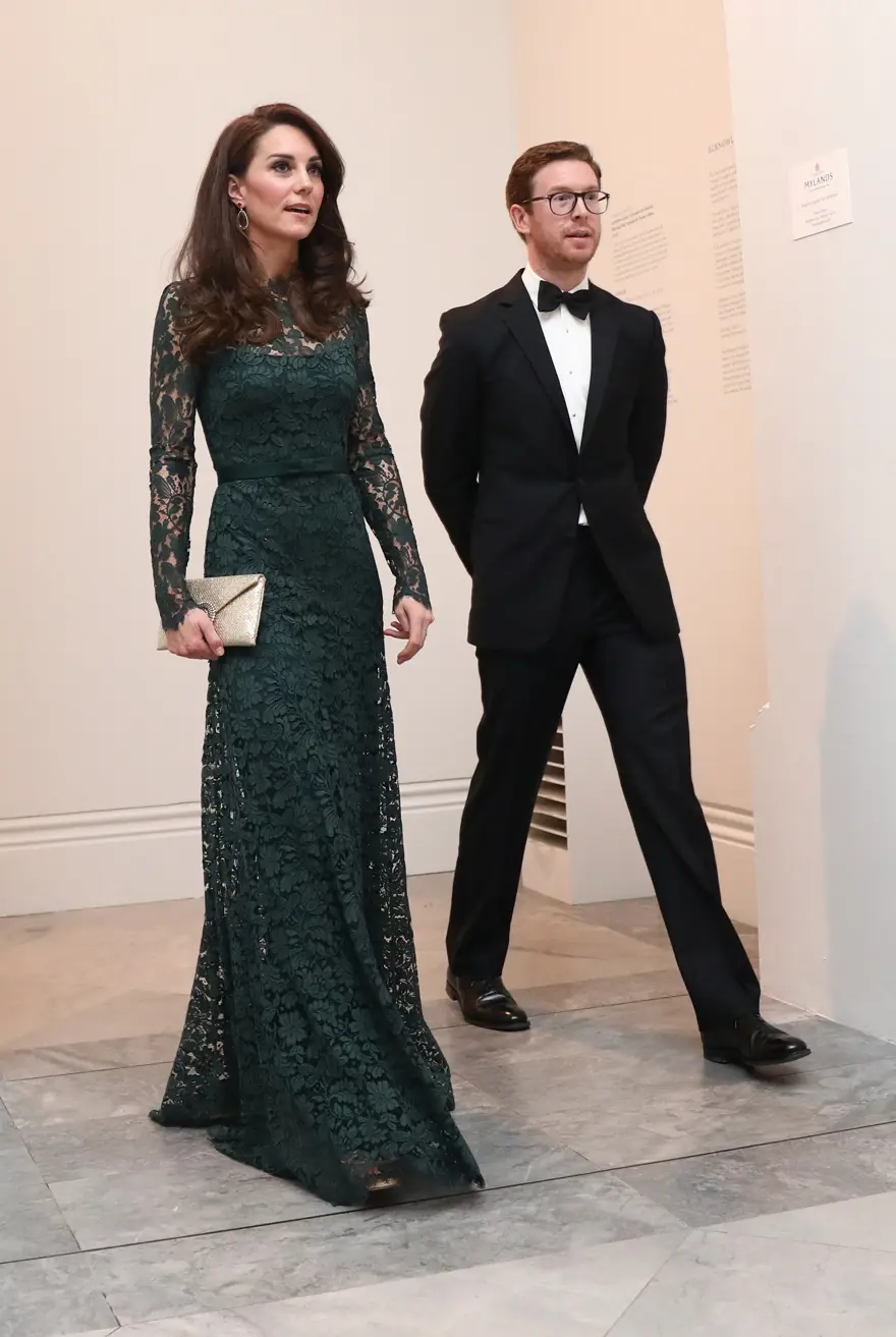 Kate Middleton’ın sanat şıklığı 12