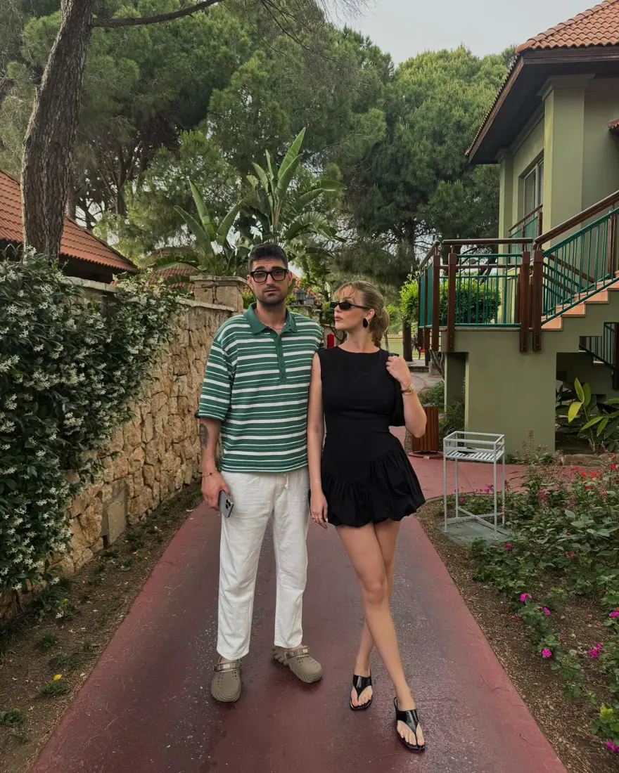 Yasemin Şefkatli ve İdo Tatlıses ikiz oğullarıyla tatilde 4