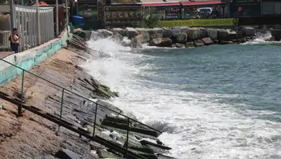 Poyraz Tekirdağ'daki deniz ulaşımını vurdu