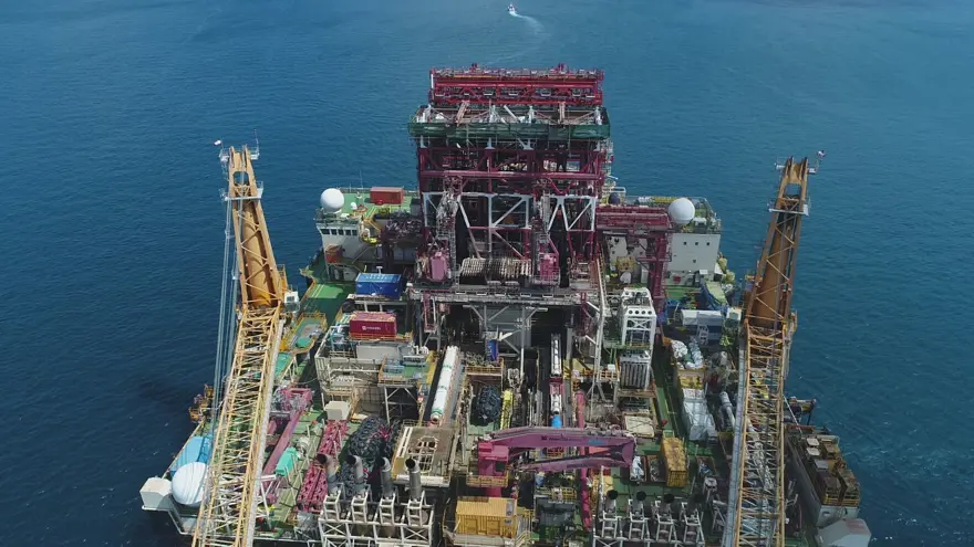 Dev petrol arama platformu İstanbul Boğazı'ndan geçti 19