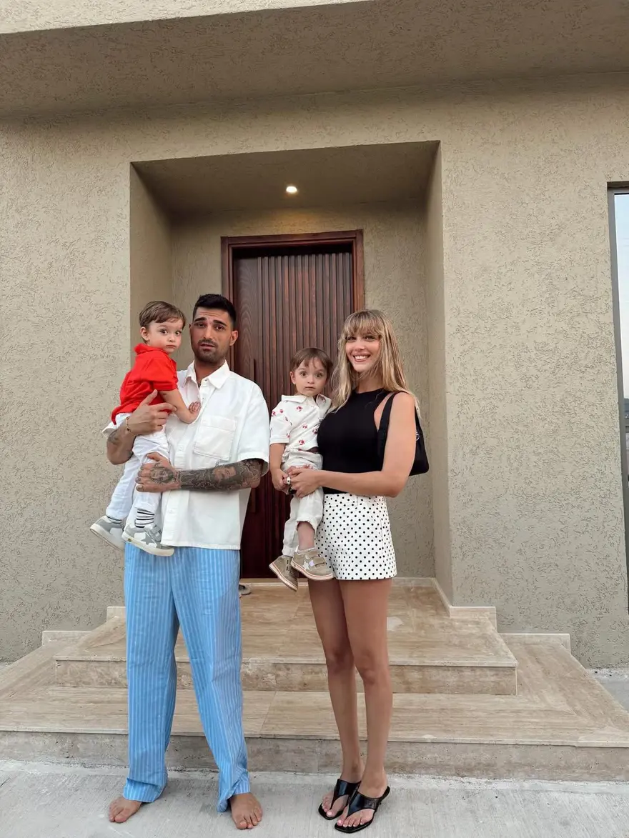 Yasemin Şefkatli'den İdo Tatlıses ile romantik poz: Evlilik yıl dönümünde aşka geldi 2 Yasemin Şefkatli'den İdo Tatlıses ile romantik poz: Evlilik yıl dönümünde aşka geldi 2