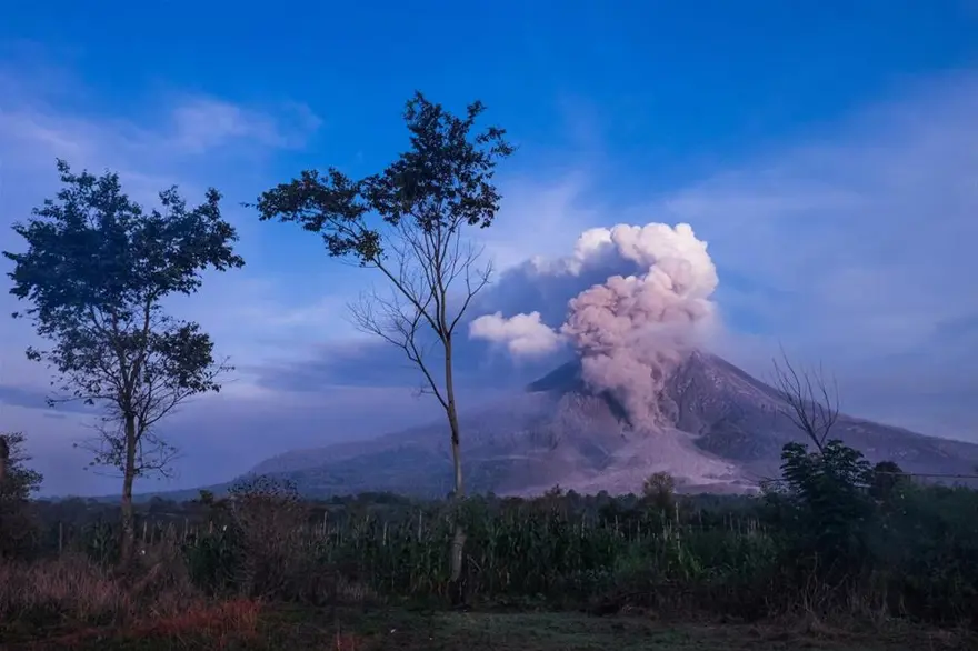 Sinabung Yanardağı'nda patlama 3