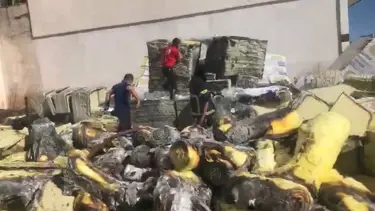 Yalıtım malzemeleri deposunda yangın