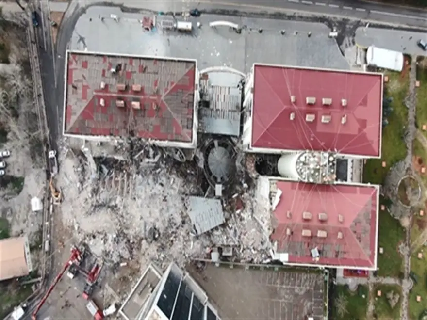 89 kişiye mezar olmuştu: Galeria Sitesi'nde ilk kazma vuruldu 