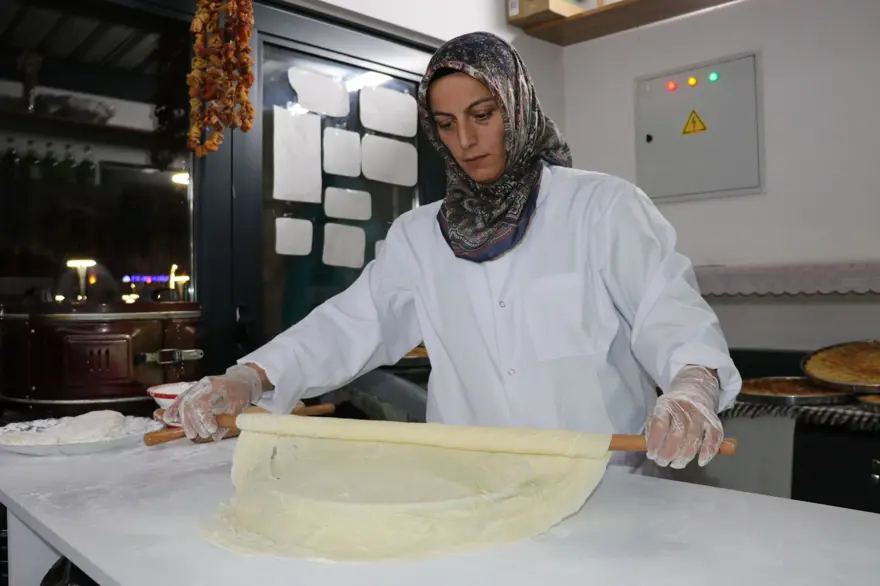 Bayrama 1 hafta kala yoğunluk başladı: Siparişlere yetişmeye çalışıyorlar 1