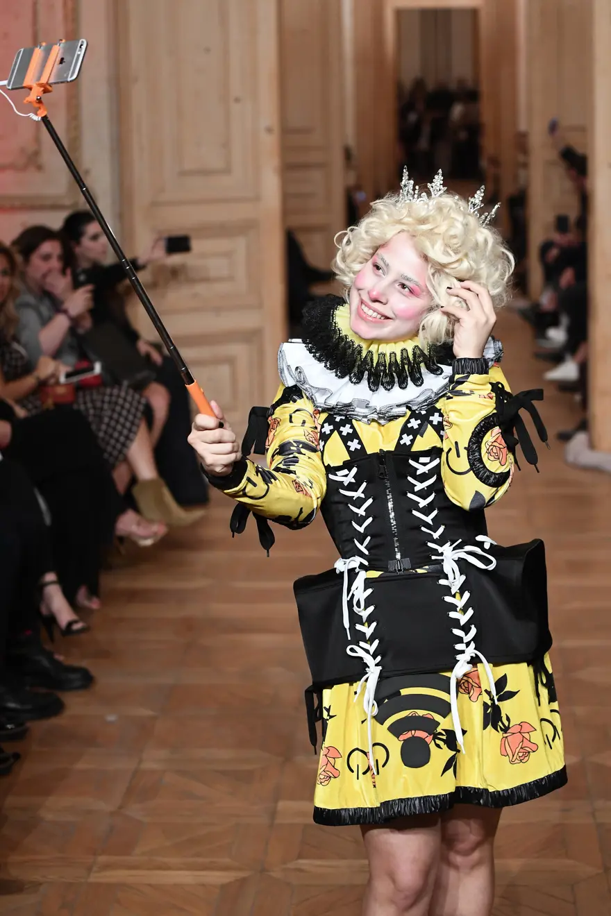 Klozetli selfie damgası (Fashion Week İstanbul) 14