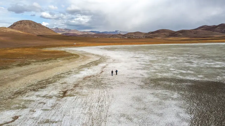 Van'daki Tuz Gölü kuraklık ve aşırı buharlaşma nedeniyle yeniden kurudu 14