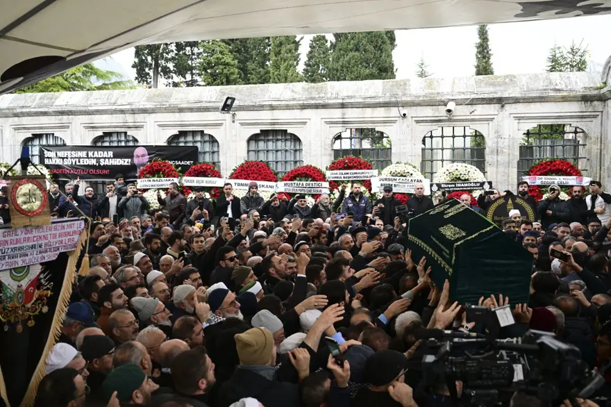 Meclis’te fenalaşıp yaşamını yitiren Saadet Partili HasanBitmez son yolculuğuna uğurlandı 8 Meclis’te fenalaşıp yaşamını yitiren Saadet Partili HasanBitmez son yolculuğuna uğurlandı 8