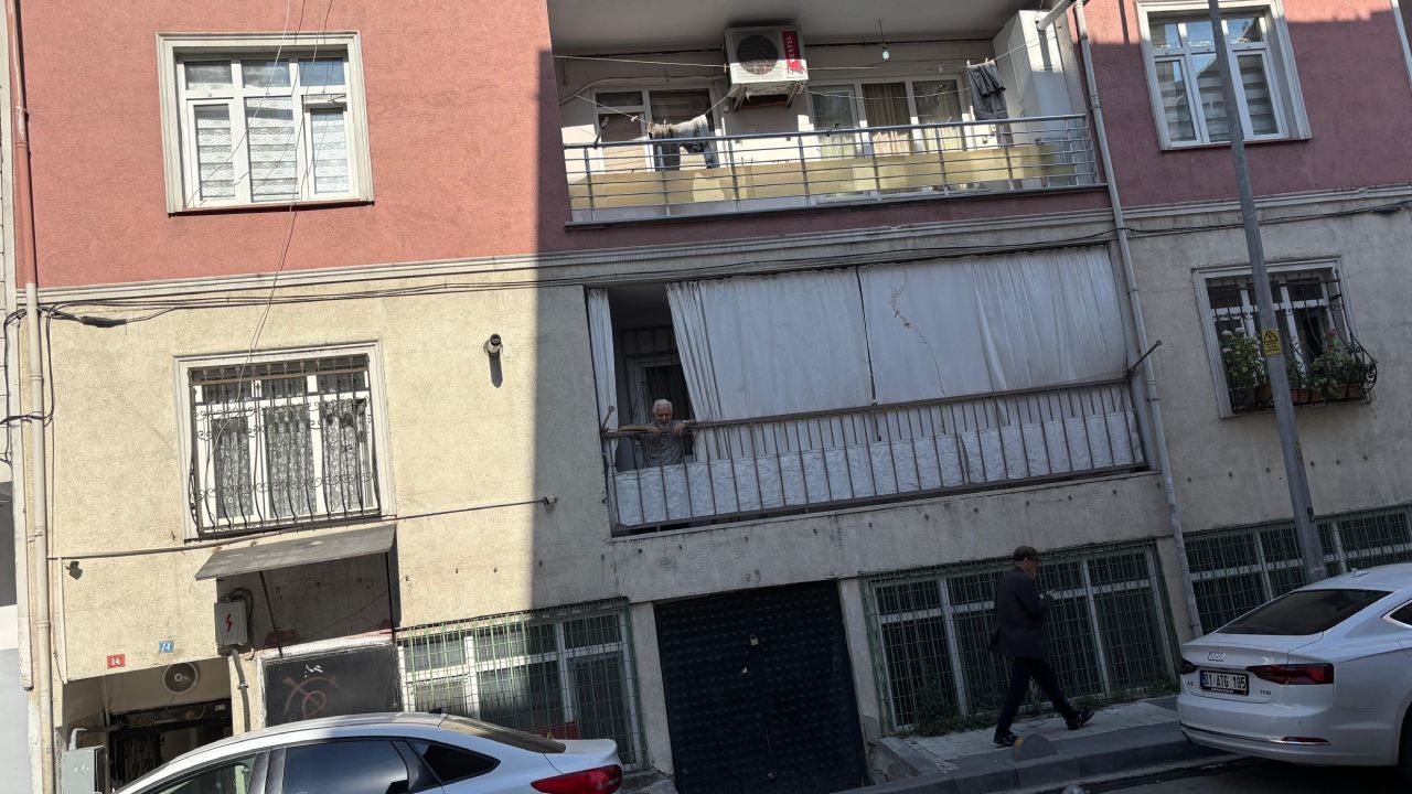 Bağcılar'da şüpheli ölüm: Misafir olarak gittiği evde cansız bedeni bulundu