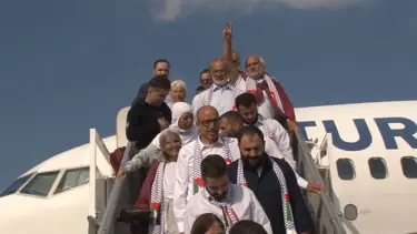 İsrail'in alıkoyduğu 18'i Türk 94 aktivist Türkiye'ye getirildi