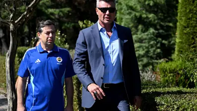 Fenerbahçe'de iki ayrılık açıklandı