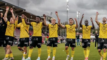 800 nüfuslu köy takımı şampiyonluğa koşuyor: Hem okul müdürü hem teknik direktör!