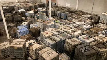 İzmir'de 1 milyon litre kaçak akaryakıt ele geçirildi