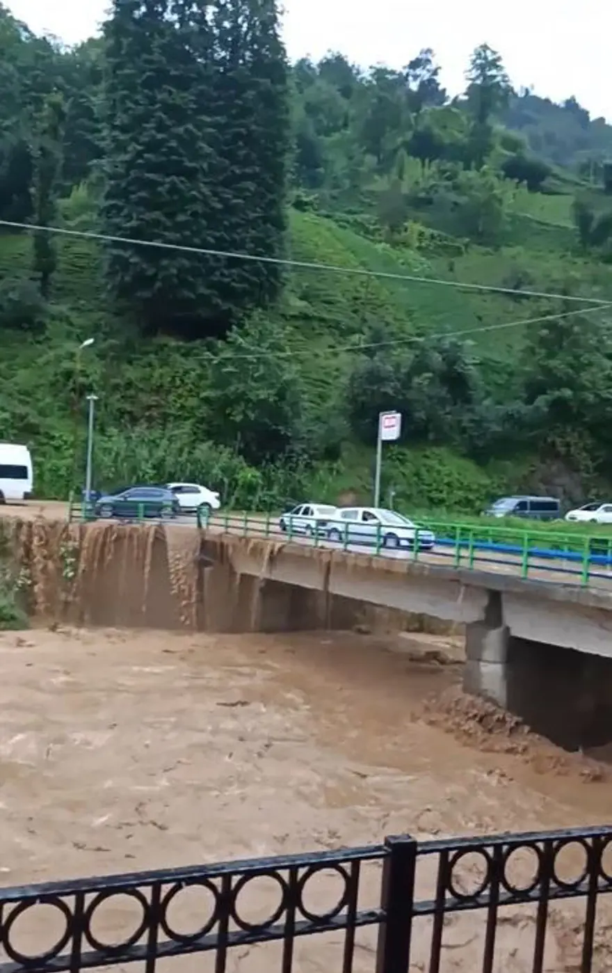 Rize'de sağanak 11