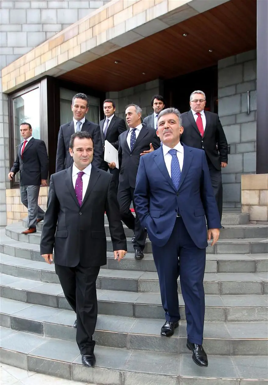 Köşkteki 4 yılını anlattı 13