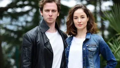 İstanbullu Gelin'de Garip ile Esma'nın gençliği (Yunus Narin ve Ilgaz Kaya)