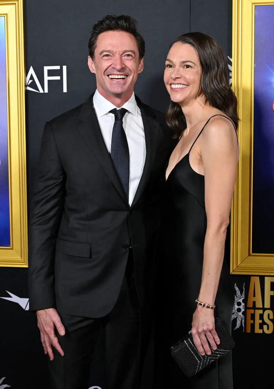 Hugh Jackman kural bozdu: Sevgilisiyle ilk kez kırmızı halıda 3 Hugh Jackman kural bozdu: Sevgilisiyle ilk kez kırmızı halıda 3