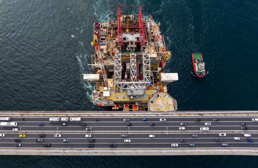 Dev petrol platformu İstanbul Boğazı geçişini tamamladı 13 Dev petrol platformu İstanbul Boğazı geçişini tamamladı 13
