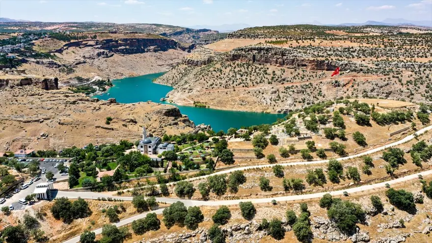 Doğa ve inanç turizmini tercih edenlerin rotası: Peygamberler diyarı 'Eğil' 9 Doğa ve inanç turizmini tercih edenlerin rotası: Peygamberler diyarı 'Eğil' 9