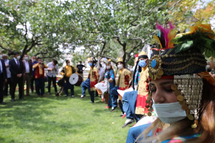 GastroAntep Festivali, fıstık hasadı ve şire yapımı ile başladı 11
