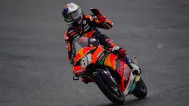 Milli motosikletçi Can Öncü 3. oldu