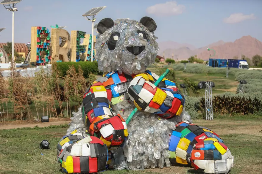 Mısır'daki BM İklim Zirvesi'nde geri dönüşüm malzemelerinden sanat eserleri 