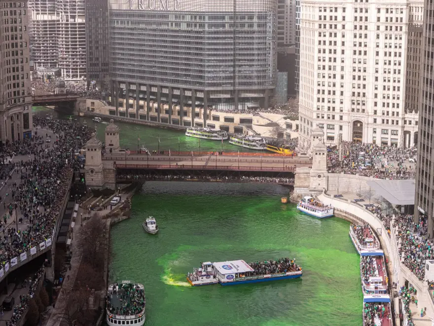 ABD'de Aziz Patrick Günü kutlamaları: Chicago nehri yeşile boyandı 3