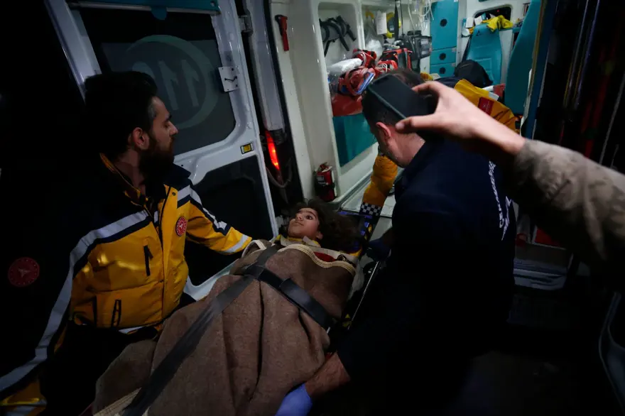 Deprem bölgesinden mucize kurtuluşlar 56