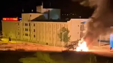 Sinop'ta seyir halindeki otomobil alev alev yandı