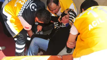 Boşanmak istemeyen kadına dayak